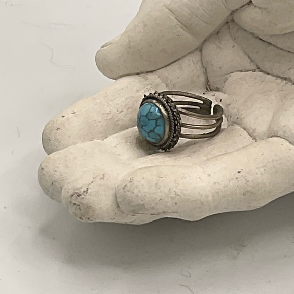 “VINTAGE TURQUOISE RING”. Southwestern Silver Turquoise Ring. - Picture 2 of 9